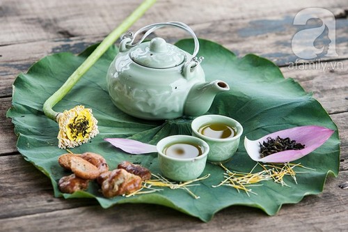 Thảnh thơi thưởng thức nét đẹp bình dị của sen Hà thành 13
