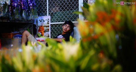 Chợ hoa đêm không ngủ ở Sài Gòn