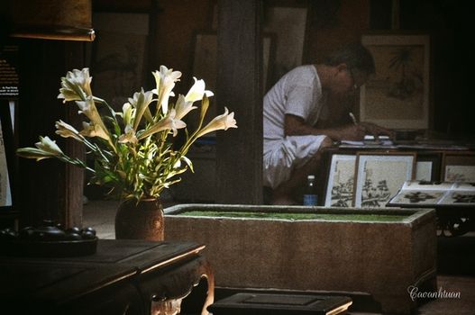 Loa kèn đầu mùa trên đường phố Hà Nội